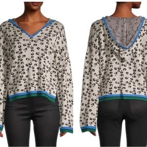 Heroes and Dreamers hoodie sweater size large